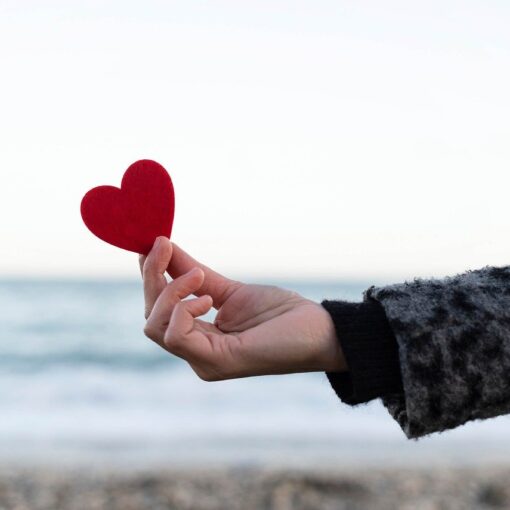 love, heart, hand-8592046.jpg