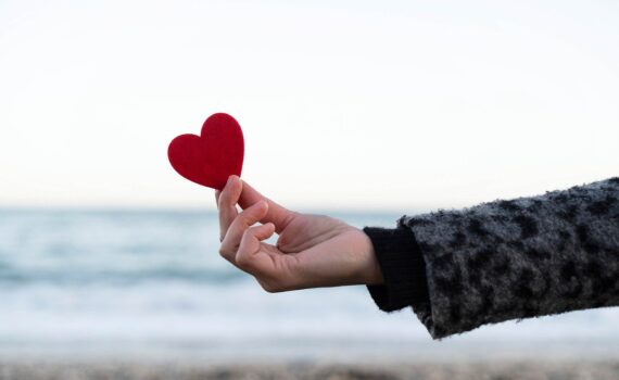 love, heart, hand-8592046.jpg